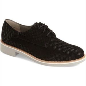 Paul Green Finley Oxfords in a shimmer black